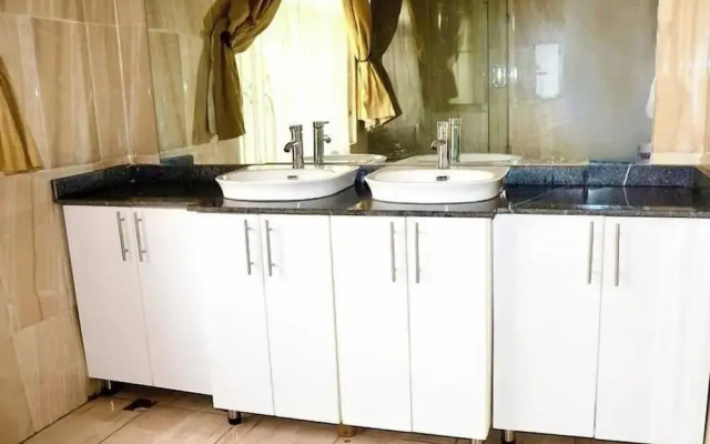 Hillview Apartments