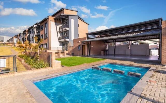 Eazy Apartment by Mall of Africa