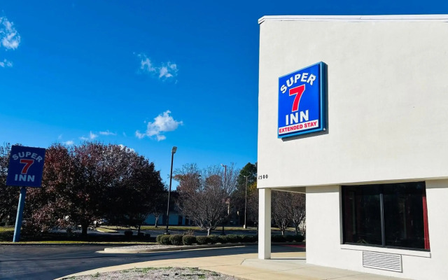Super 7 Inn Tupelo
