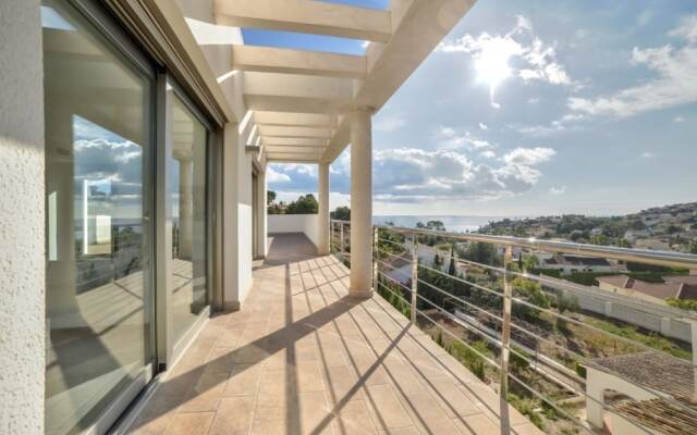Villa - 5 Bedrooms with Pool, WiFi and Sea views - 105047