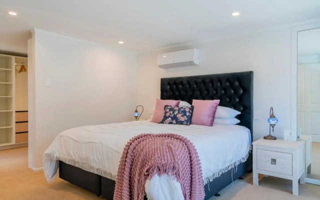 Seaview Serenity- Whitianga Holiday Home