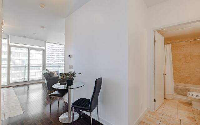 Noel Suites - York and Harbour St.
