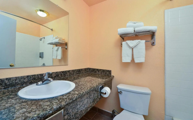 America's Deluxe Inn