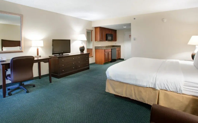 Holiday Inn Express Indianapolis Airport by IHG