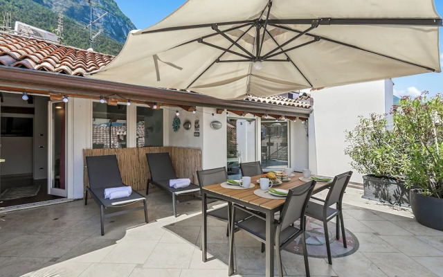 Riva's Rooftop Retreat