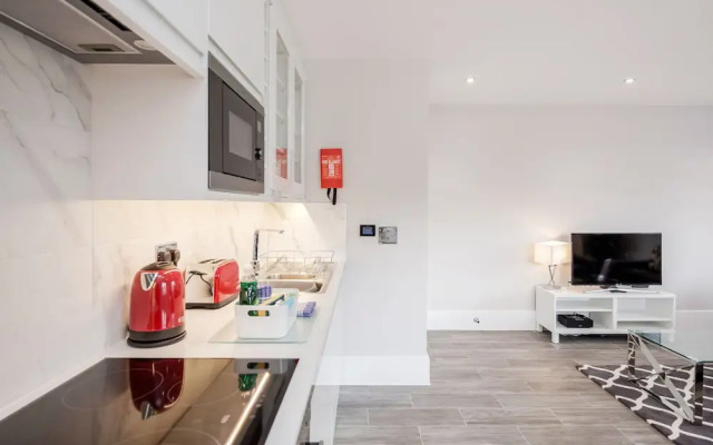 Roomspace Apartments -The Legacy