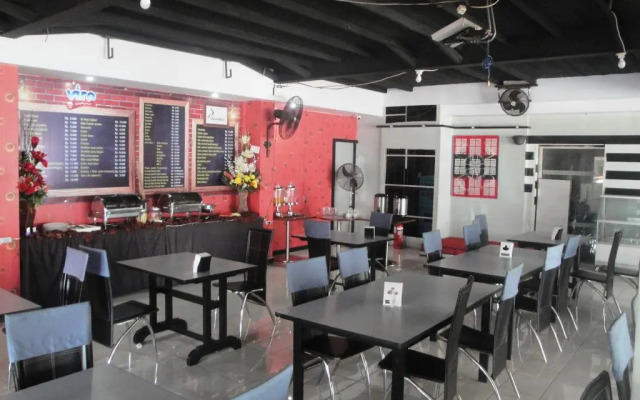 OYO 1318 Hotel Prince Boulevard