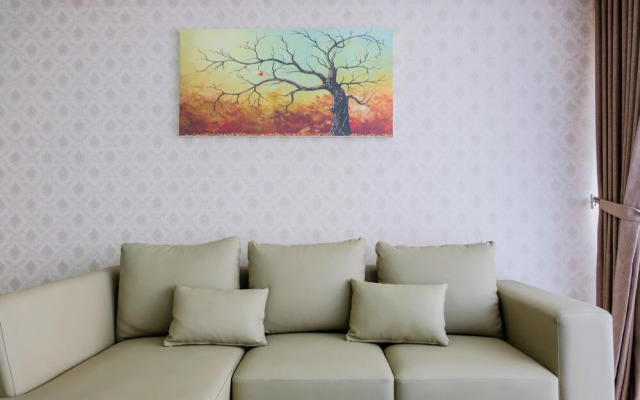 Luxurious 2Br Apartment At Lexington Residence