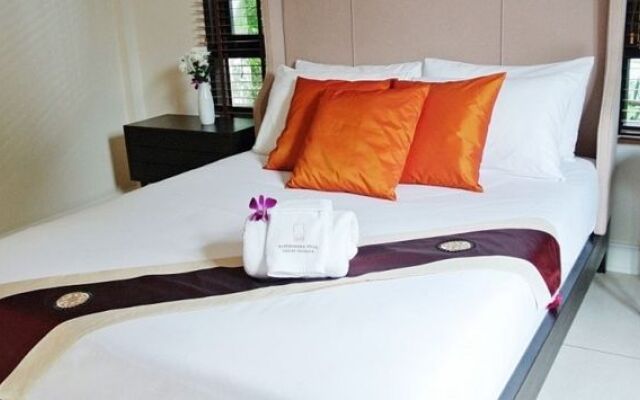 Phuket Ratchamaka Pool Villa