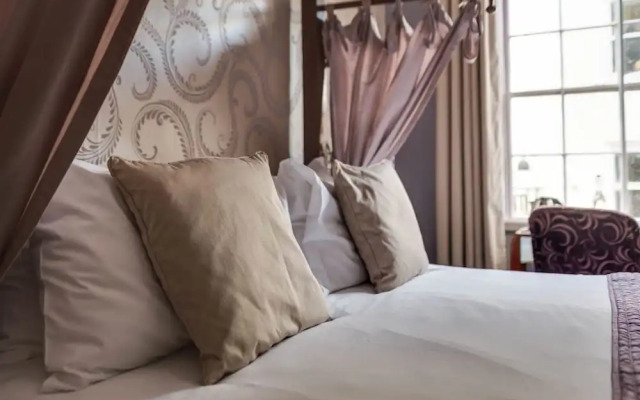 The Ancient Gatehouse Hotel