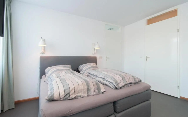 Holiday Home With Balcony in Callanstoog