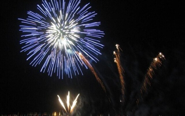 055 - Lakefront Ski Getaway