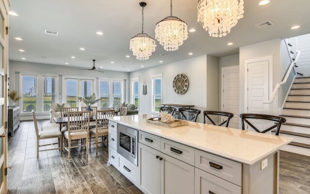 Skin And Bones 4 Bedroom Home