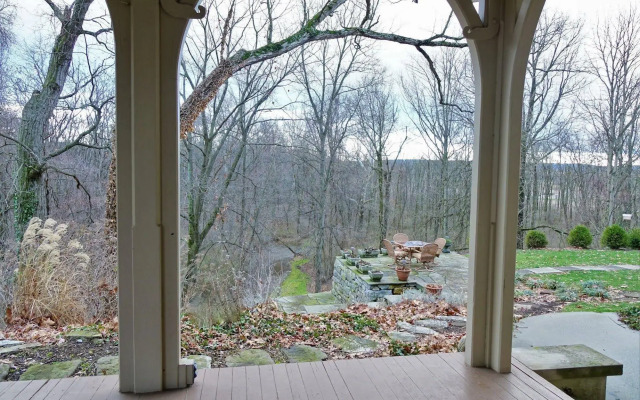 The Inn at Ragged Edge