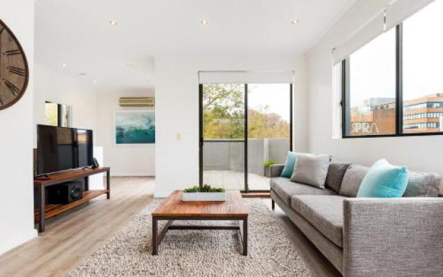 Surry Hills Modern Self-Contained One-Bedroom Apartment (19 FOV)