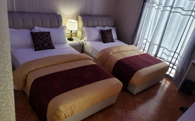 Riverside Hotel