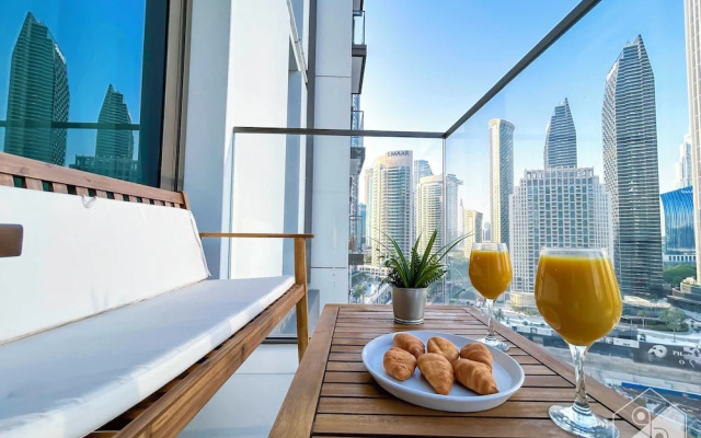 Luxurious 4B Balcony & Views Burjcrown Downtown