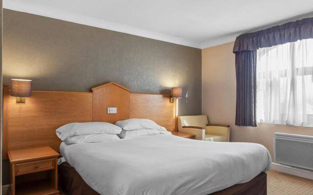 The Everglades Park Hotel