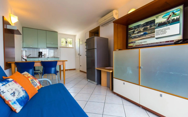 Splendid Golden Rocks Resort