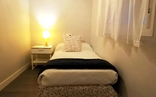 Apartment with 2 Bedrooms in Sevilla, with Wifi