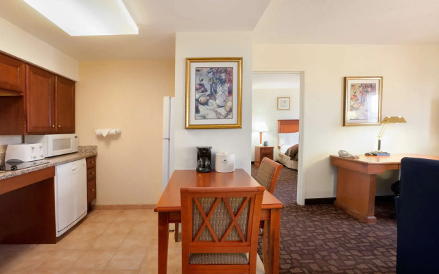 Homewood Suites by Hilton Edgewater