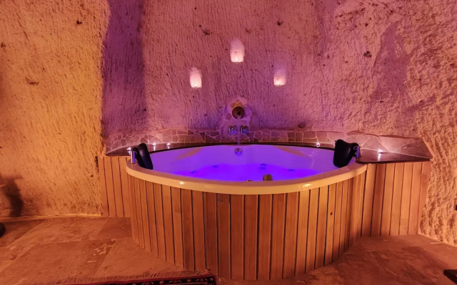 Euphoria Cave House