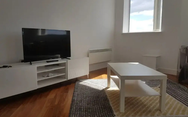 Metropolitan House 2102