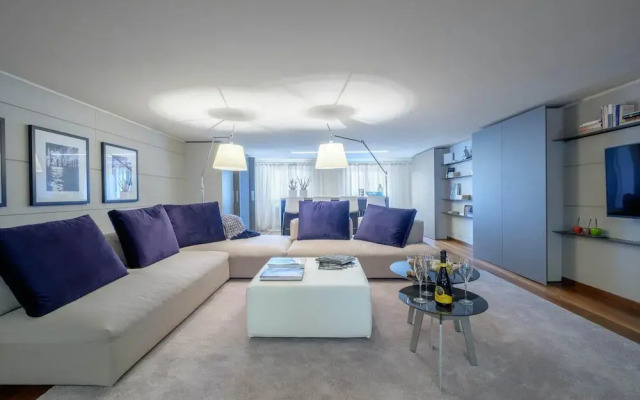 Lido - Stylish San Marco Apartment on Grand Canal