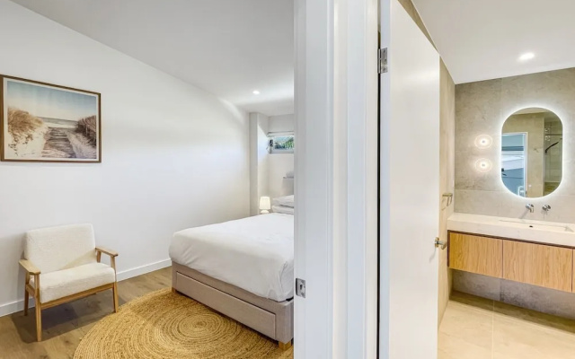 2 Bedroom Townhouse With Water Views – Guest Rooms – Batemans Bay