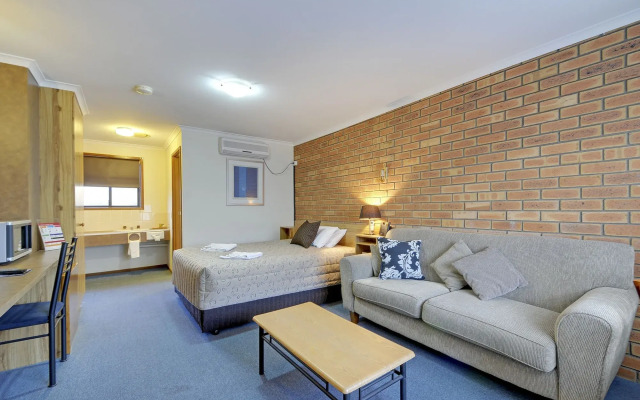 Always Welcome Motel