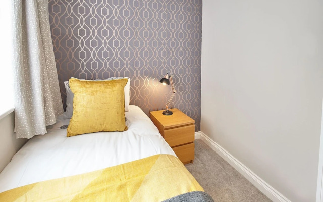 Host Stay Sandling Court