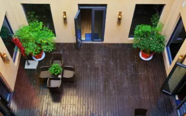 Chengjiang Small Courtyard Hotel