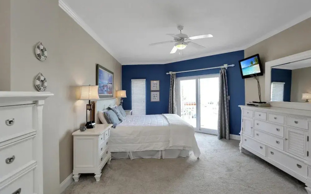 Paradise Shores 310
