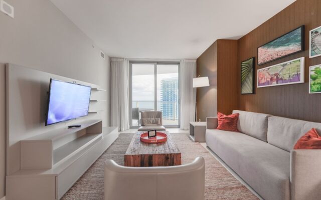 Luxury Condo Wocean Views Close To Beach