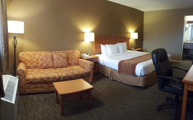 Econo Lodge Inn & Suites