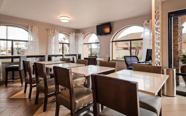 Best Western Los Alamitos Inn & Suites