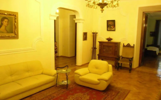 Elena Hostel