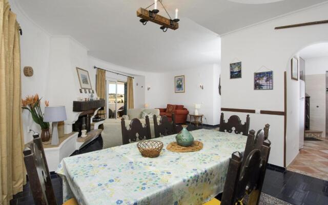 607 Villa Lorena