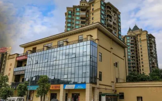 Yahao Hotel (Yongchuan East Railway Station)
