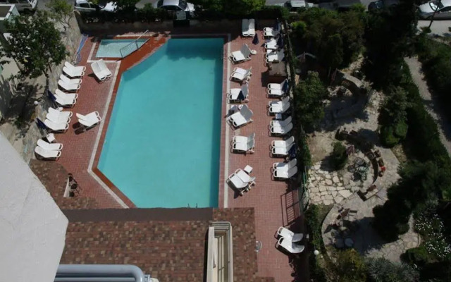 Uslan Hotel