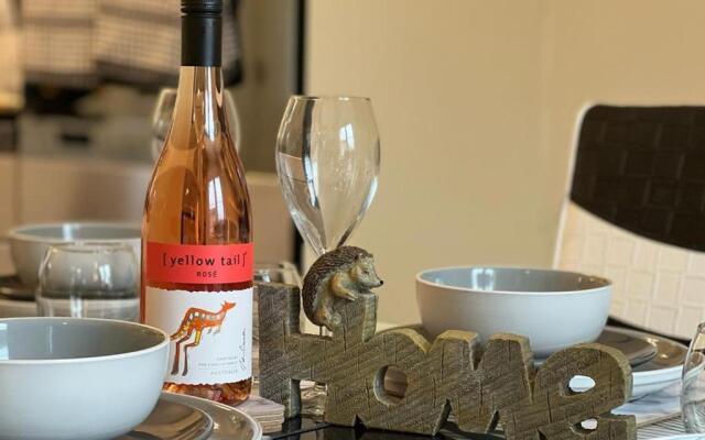 Boleyn Avenue by Incredible Stay
