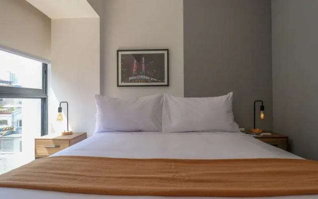 w Resplendent 2BR w Great Balcony in San Isidro