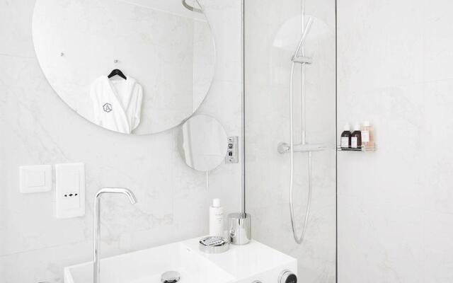 Perpetual Élysée Montaigne