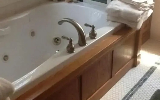 Clary Lake Bed and Breakfast