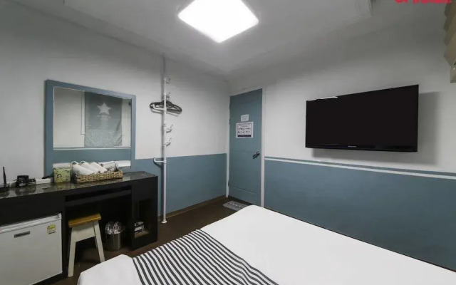 Sinchon Sisters Hostel