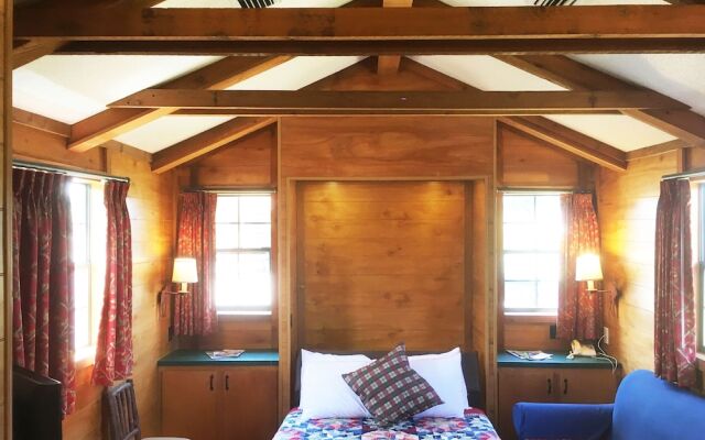 Lake Seminole Country Cabins