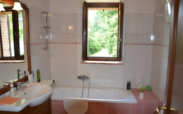 Panoramic Farmhouse With Swimming Pool