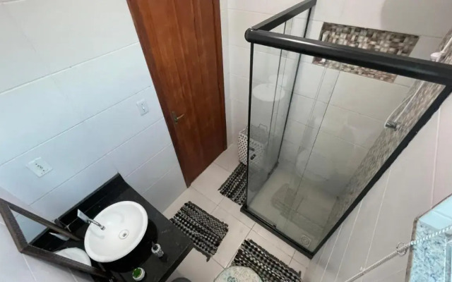 Casa Duplex 2 quartos com amplo quintal