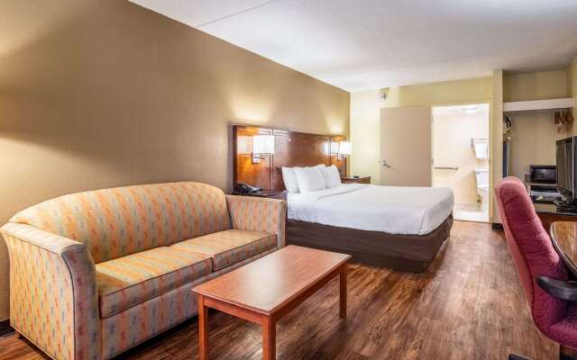 Econo Lodge Naval Station Norfolk