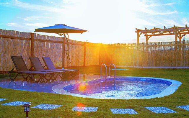 Prive Mini Homes & Camping